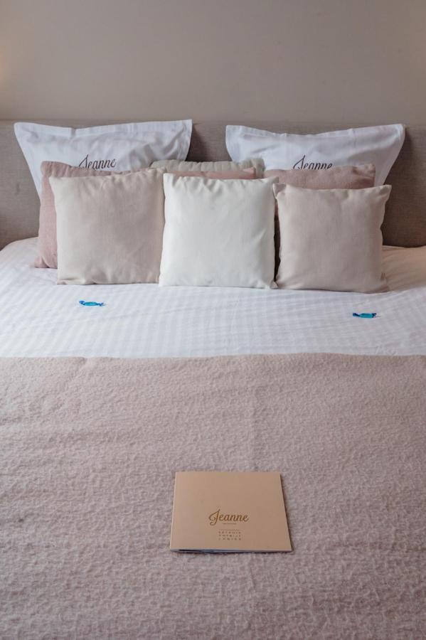 ニーウポールト Jeanne Bed & Breakfast エクステリア 写真