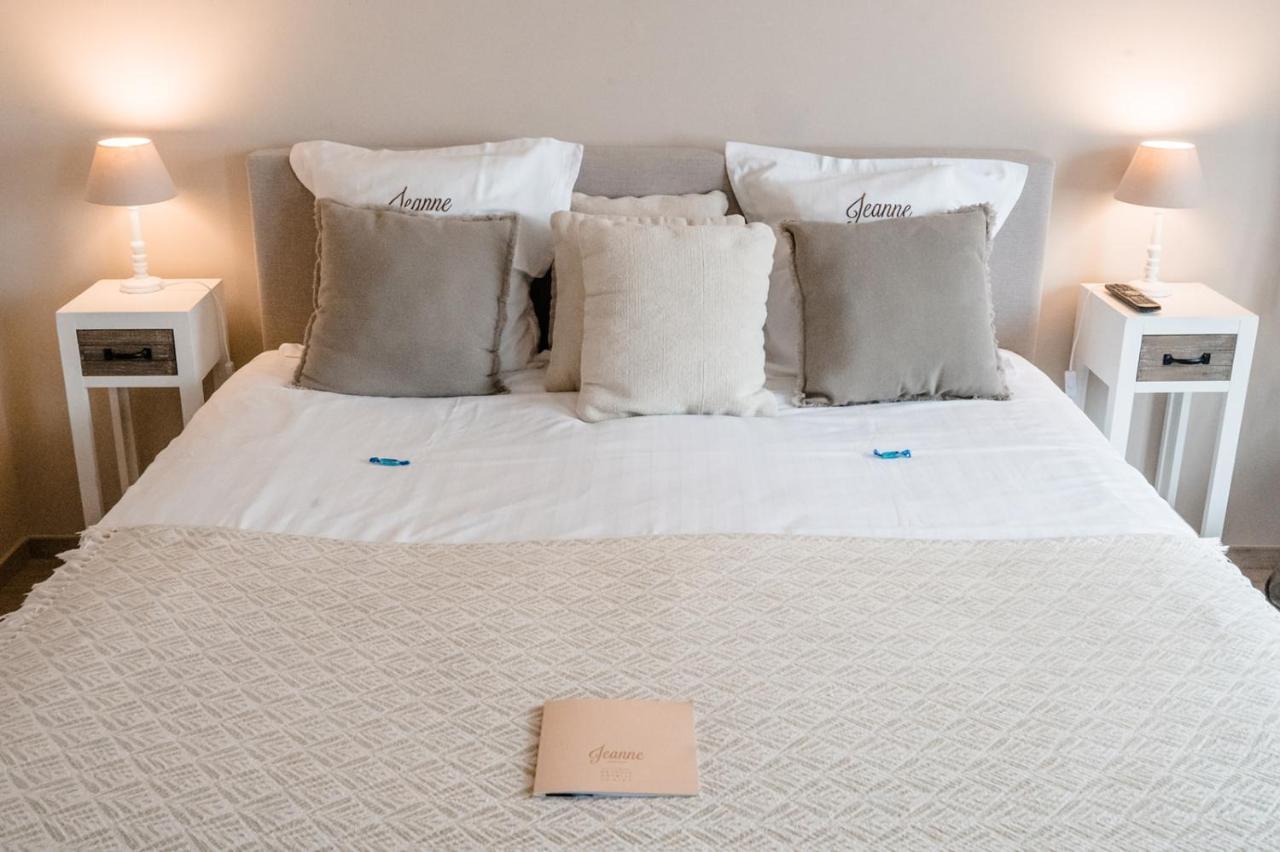 ニーウポールト Jeanne Bed & Breakfast エクステリア 写真