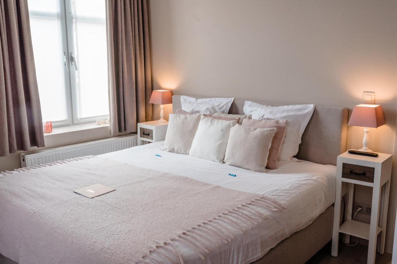 ニーウポールト Jeanne Bed & Breakfast エクステリア 写真